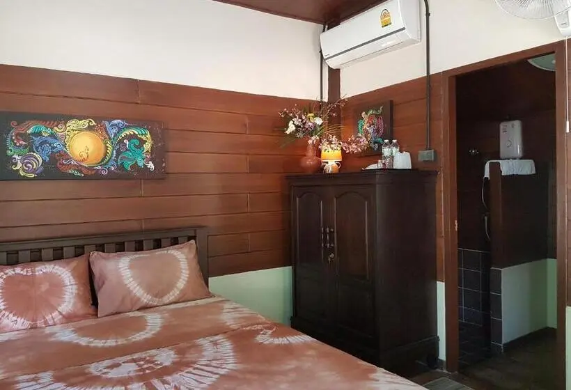 スタンダードルーム, Phutawan Pundao