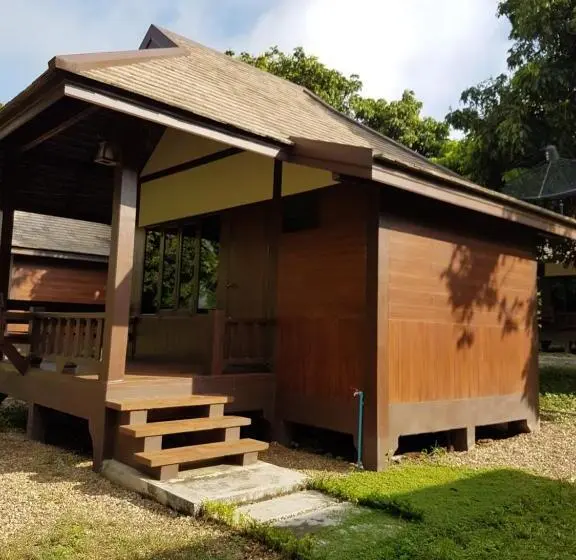 スタンダードルーム, Phutawan Pundao