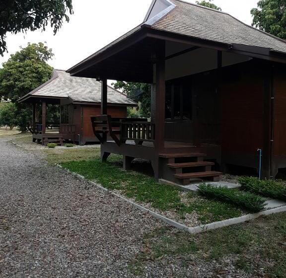 スタンダードルーム, Phutawan Pundao