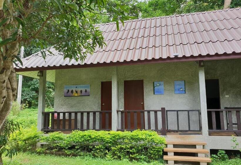 Standard room with outdoor bath, Phutawan Pundao