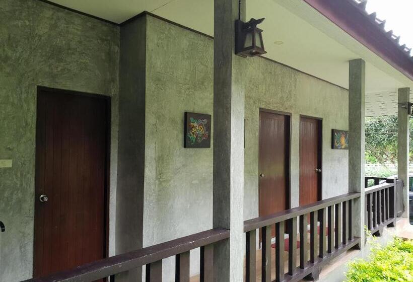 Standard room with outdoor bath, Phutawan Pundao