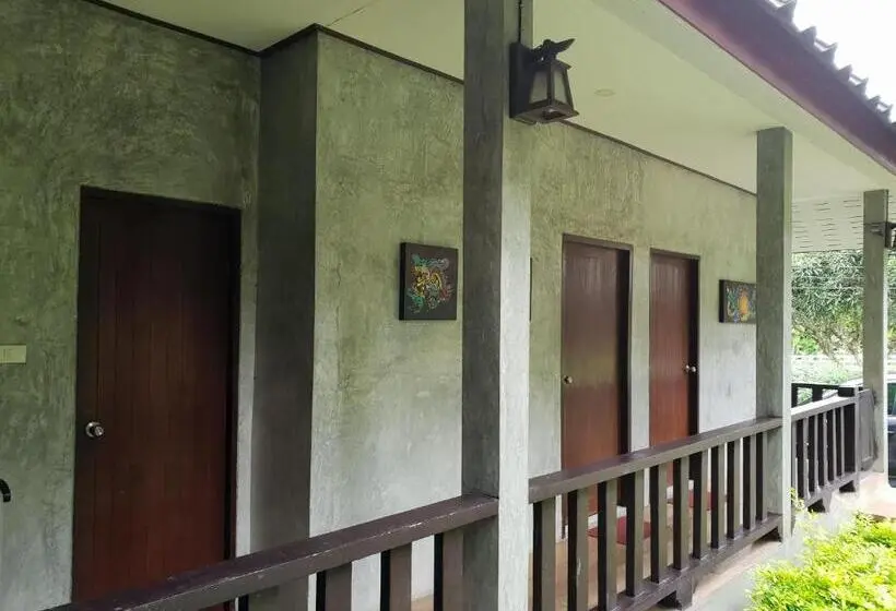 Standard room with outdoor bath, Phutawan Pundao