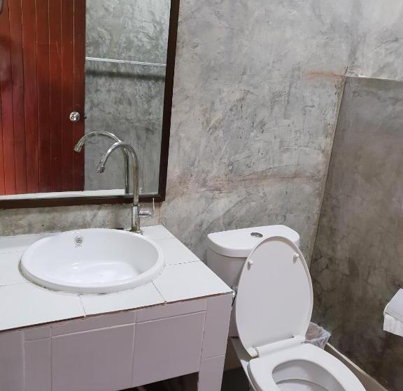 Standard room with outdoor bath, Phutawan Pundao