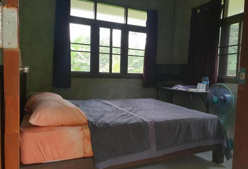 Standard room with outdoor bath, Phutawan Pundao