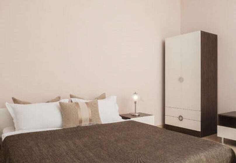 اتاق خانوادگی, Priboy Beach