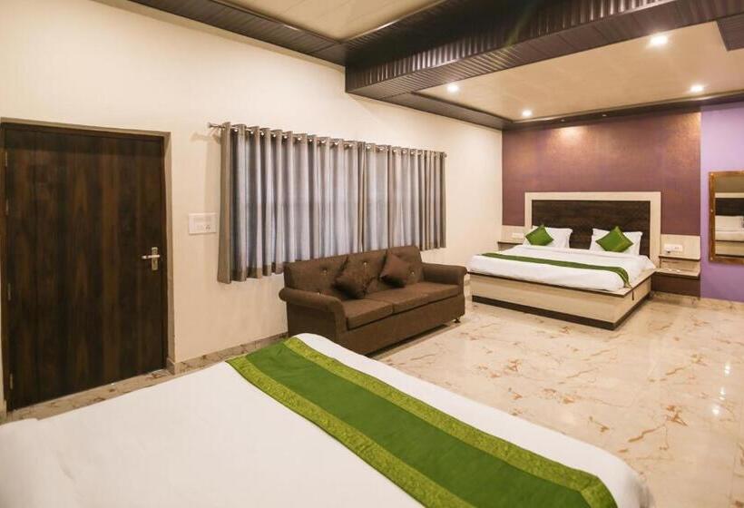 Family Suite, Yashogopal Resortico