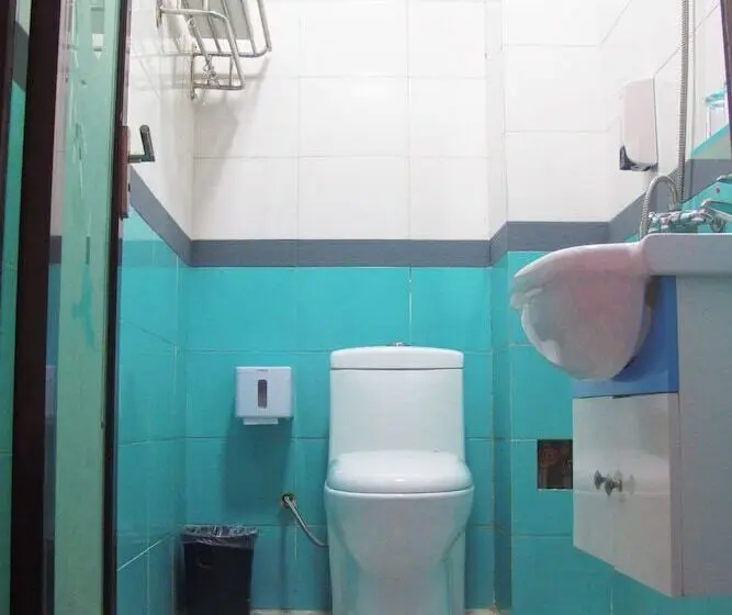 اتاق استاندارد, 8 Spaces
