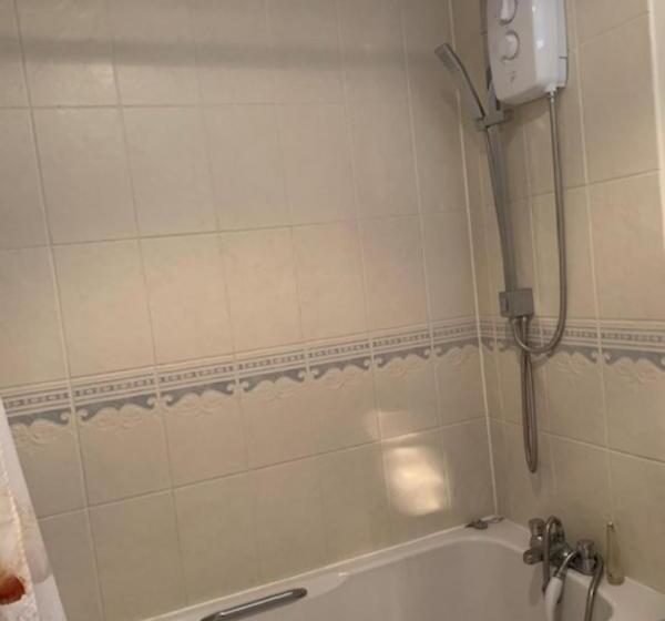 غرفة قياسية, Redwing Rise