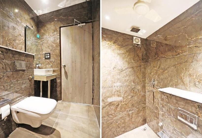 Трехместный Номер Классика, Super Capital O 8902 Hotel Ronald Inn
