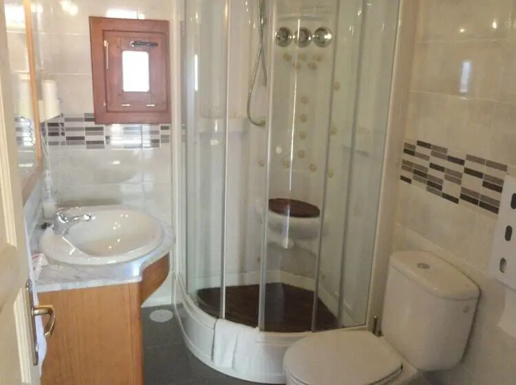 Standard Single Room, Hostal Gran Avenida