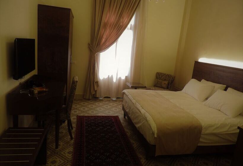 اتاق استاندارد یک نفره, La Place