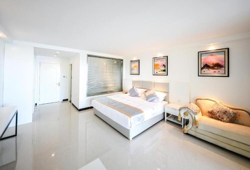 اتاق لوکس با بالکن و چشم‌انداز دریا, Ocean Star