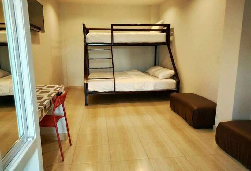 غرفة عائلية, R.m. Mansion Surin