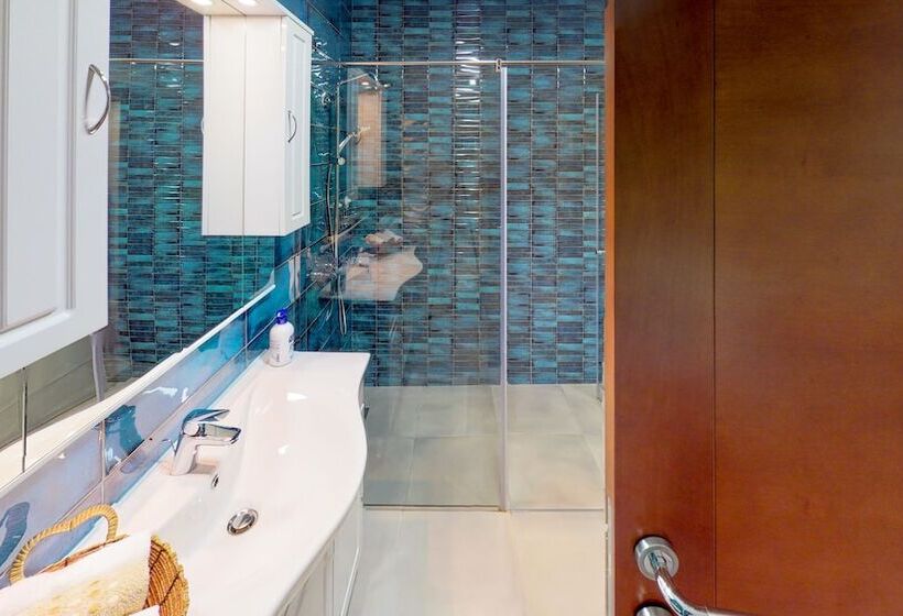 ویلا دلوکس 3 خوابه, Villa Luka