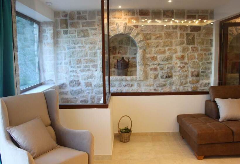 ویلا دلوکس 3 خوابه, Villa Luka