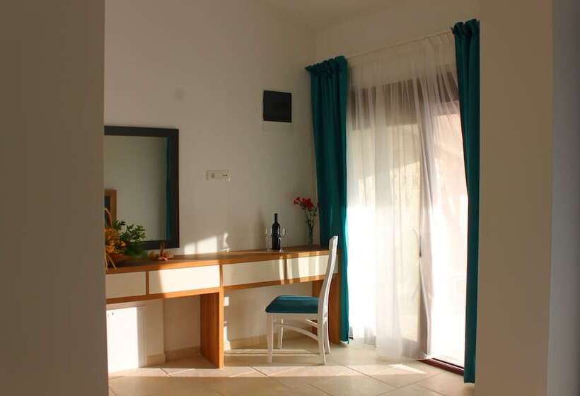 ویلا دلوکس 3 خوابه, Villa Luka