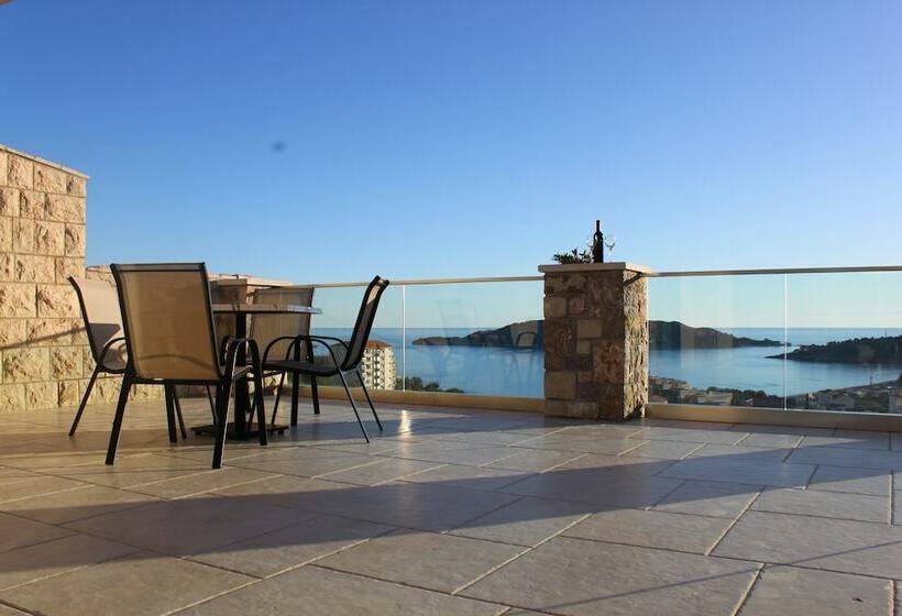 ویلا دلوکس 3 خوابه, Villa Luka