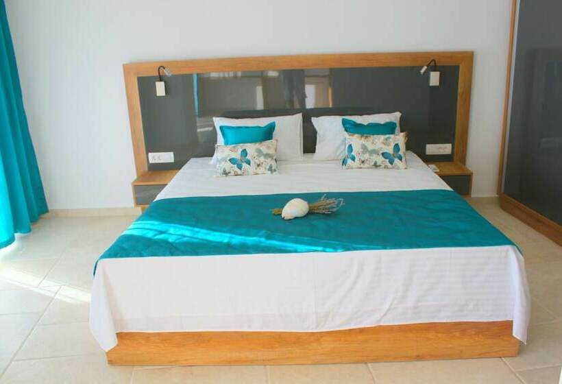 ویلا دلوکس 3 خوابه, Villa Luka