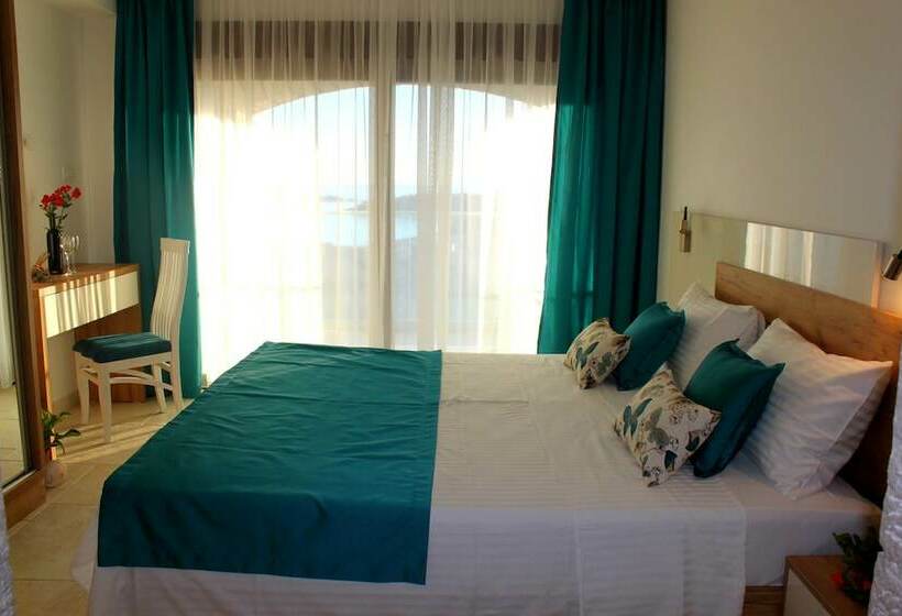 ویلا دلوکس 3 خوابه, Villa Luka