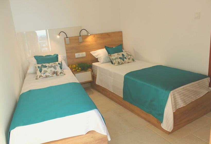 ویلا دلوکس 3 خوابه, Villa Luka