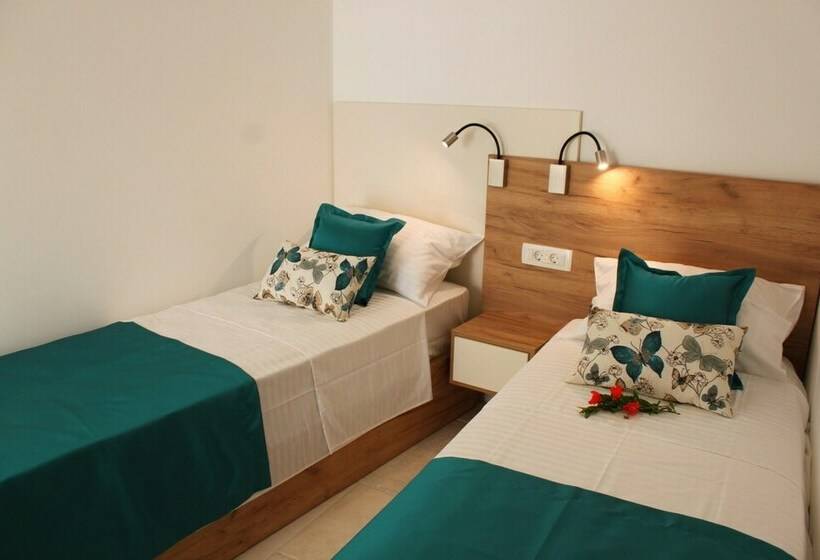 ویلا دلوکس 3 خوابه, Villa Luka