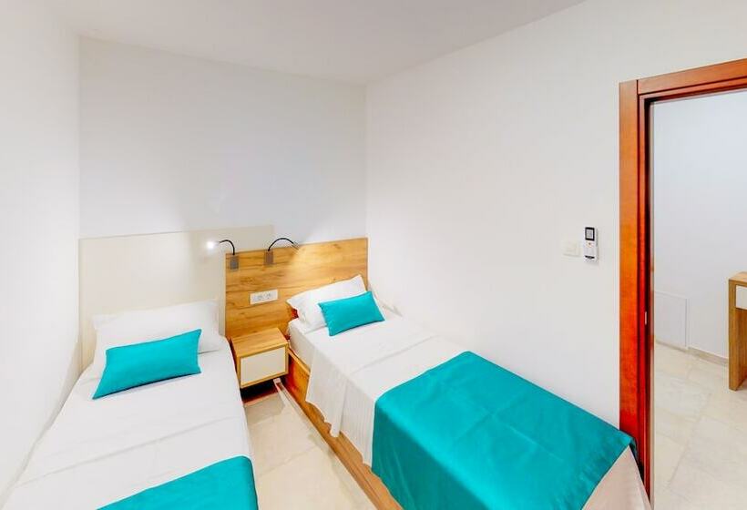 ویلا دلوکس 3 خوابه, Villa Luka