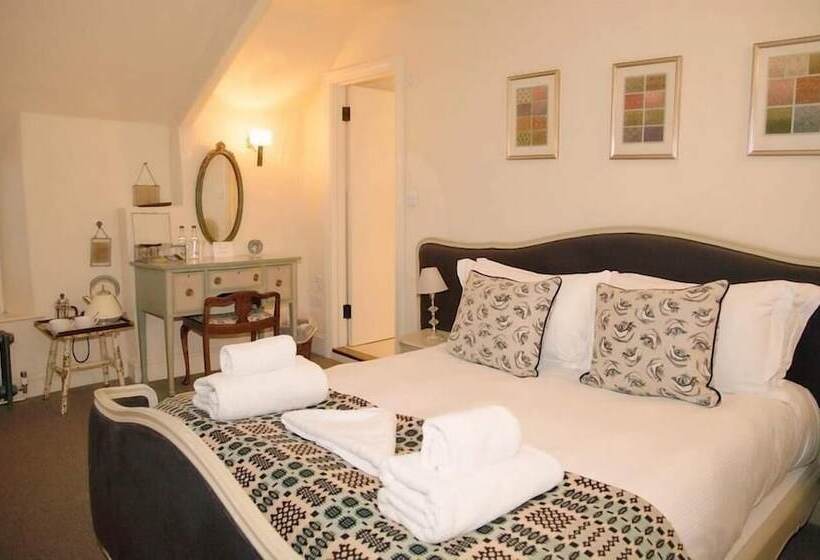 غرفة أساسية, The White Hart