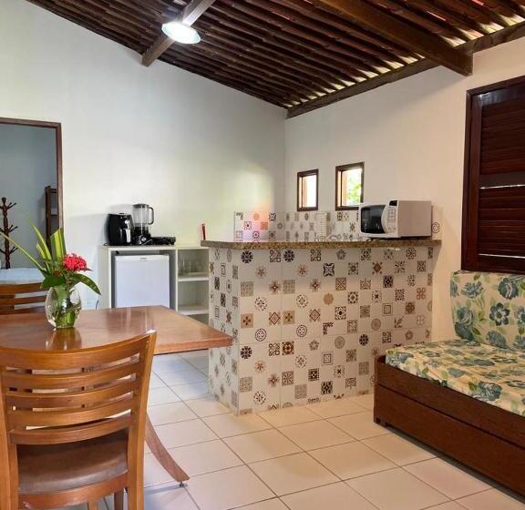 اتاق استاندارد چهارنفره با بالکن, Bangalos Do Pontal