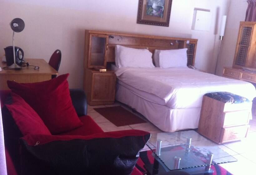 اتاق اجرایی, Maeto Lodge