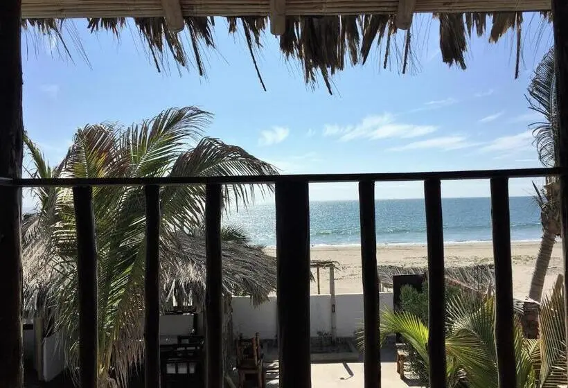 オーシャンビューデラックスルームバルコニー付き, Puerto Antiguo
