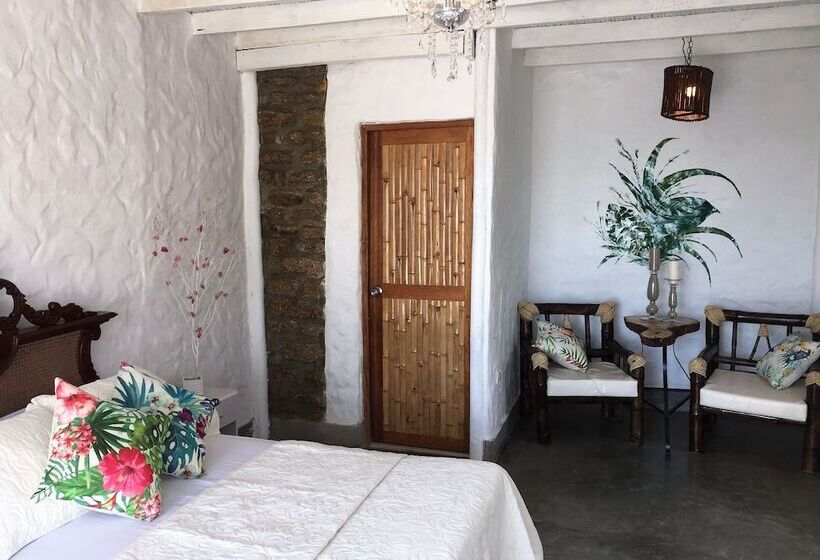 اتاق لوکس, Puerto Antiguo