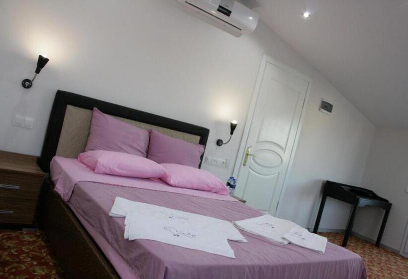 דירת חדר עם טרסה, Sakran