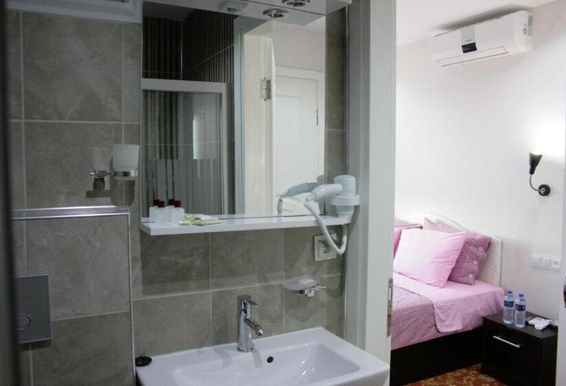 סוויטה עם טרסה, Sakran