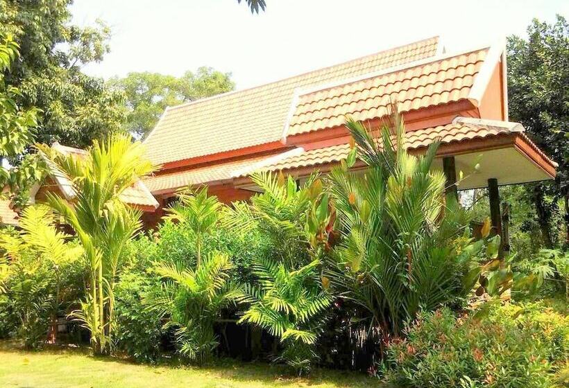 Вилла 2 Спальни Вид на Сад, Siam Tara Resort