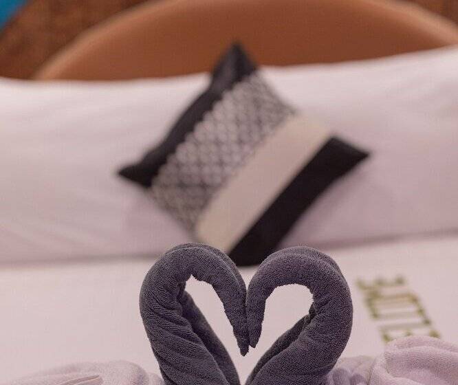 اتاق لوکس, Beach Veli