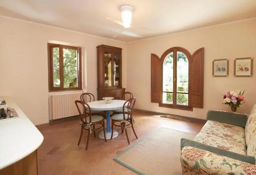 庭の見える1ベッドルームアパートメント, Villa San Simone