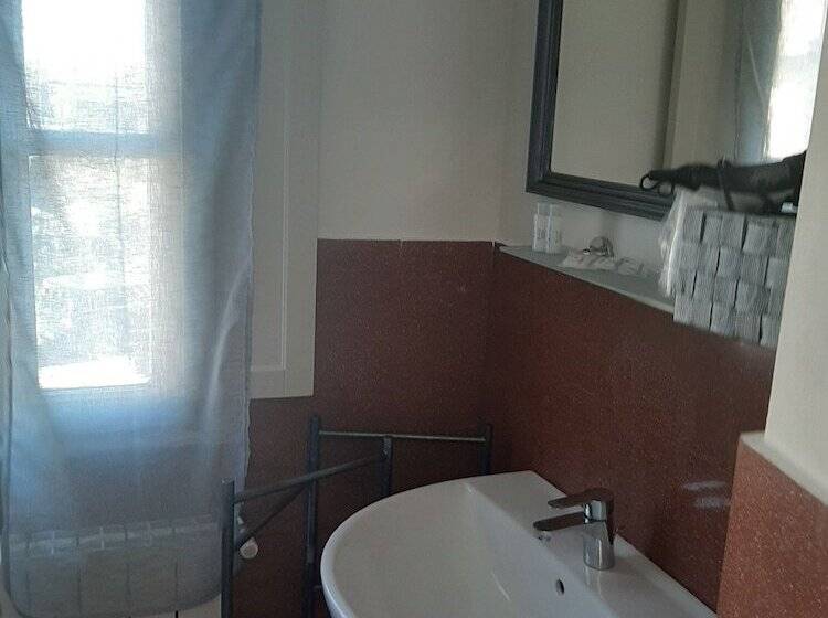 חדר אקונומי, B&b Principe Calaf 3