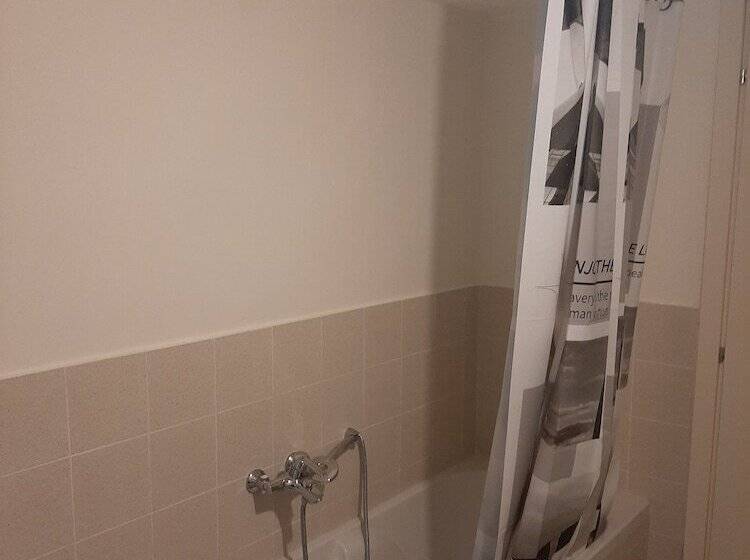 חדר משפחתי, B&b Principe Calaf 3