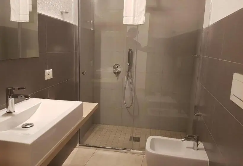 Habitació Triple Estàndard, B. Sinis