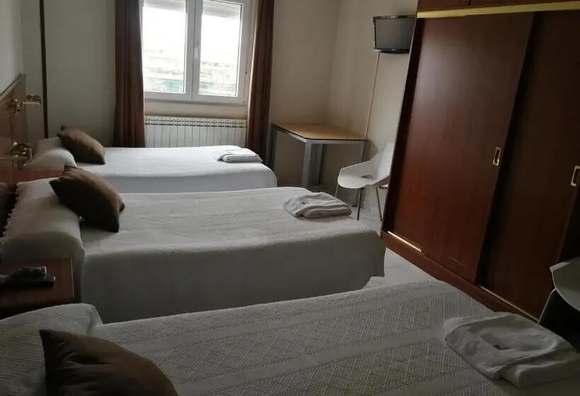Standard Kolmen Hengen Huone, Hostal Cerecedo
