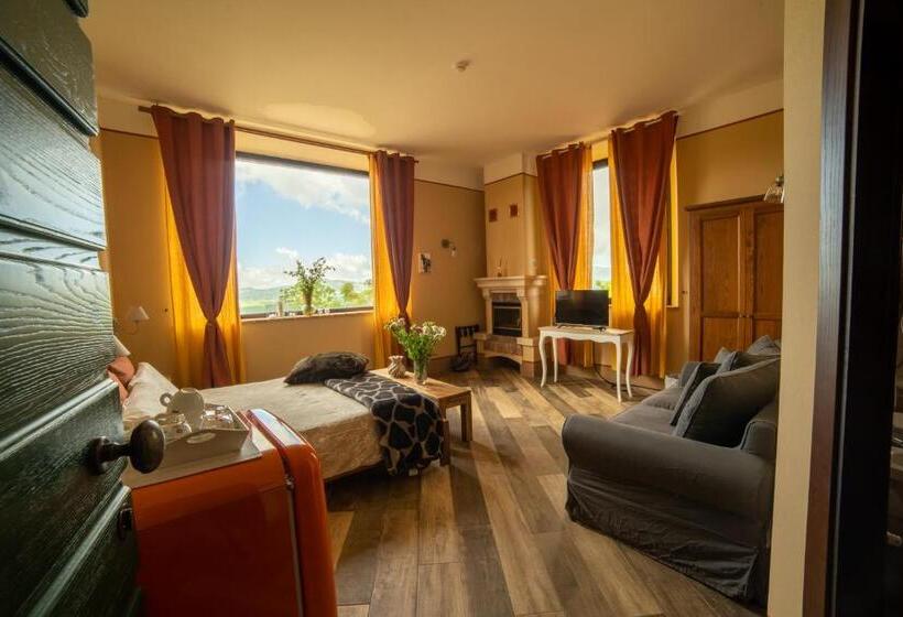 Полулюкс, Podere Val D Orcia  Tuscany Equestrian