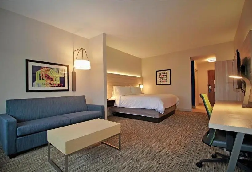 キングサイズベッドのスイートルーム, Holiday Inn Express & Suites Ocala, An Ihg
