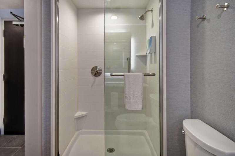 Suite King Size Bed, Home2 Suites By Hilton Dothan