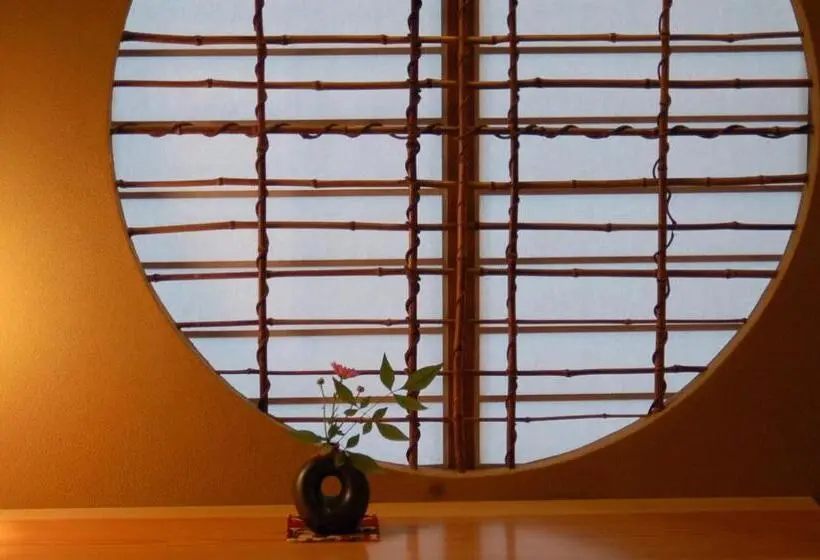 Standard-huone, Toushinan Komeya