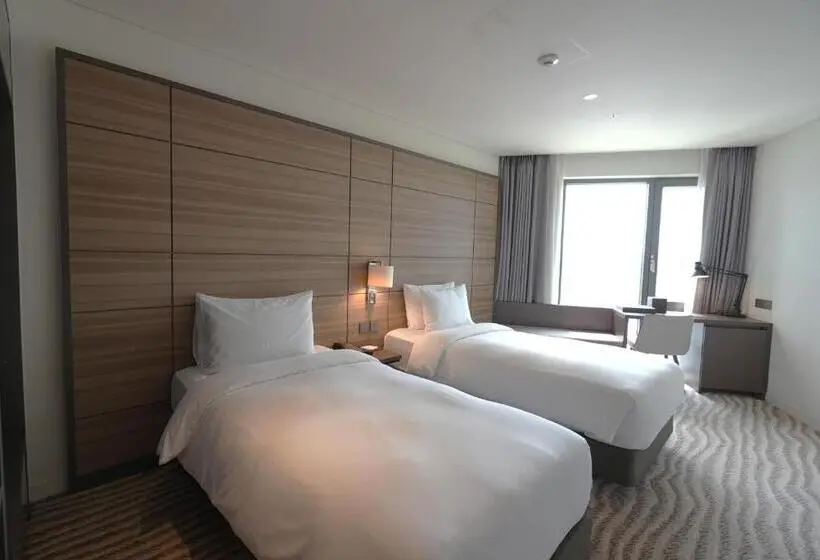 Premium room with river view, Marinabay Seoul Ara
