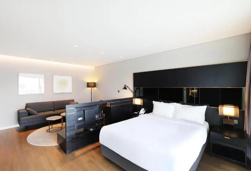 Junior Suite Queen Bed, Marinabay Seoul Ara
