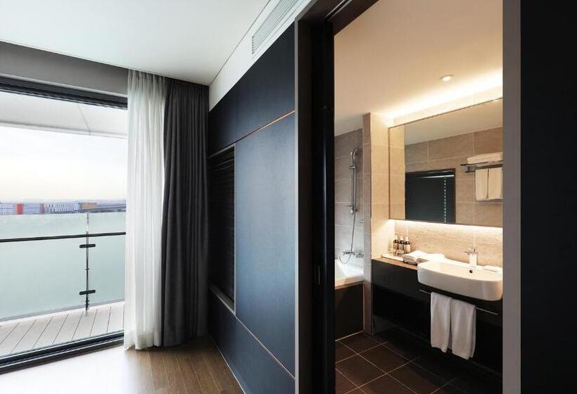 クイーンサイズベッドのジュニアスイート, Marinabay Seoul Ara