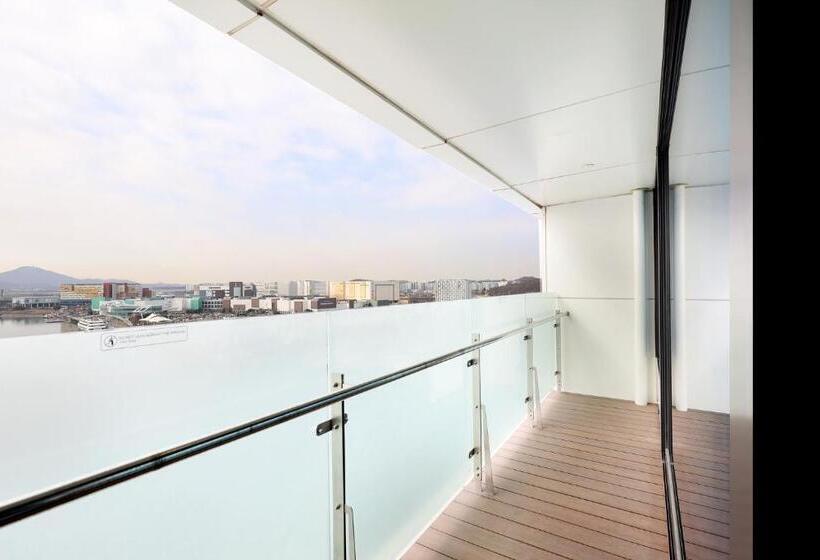 クイーンサイズベッドのジュニアスイート, Marinabay Seoul Ara