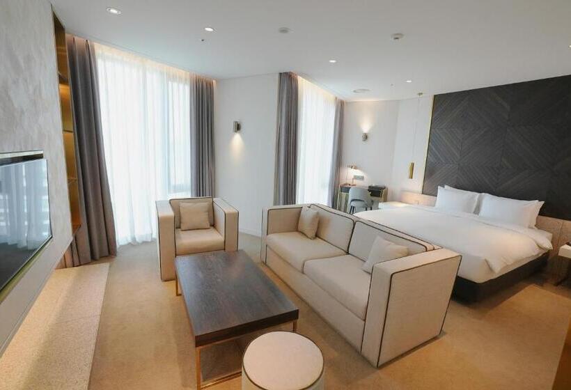 キングサイズベッドのジュニアスイート, Marinabay Seoul Ara