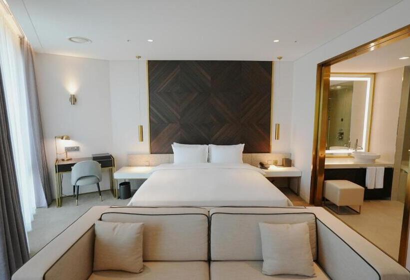 キングサイズベッドのジュニアスイート, Marinabay Seoul Ara